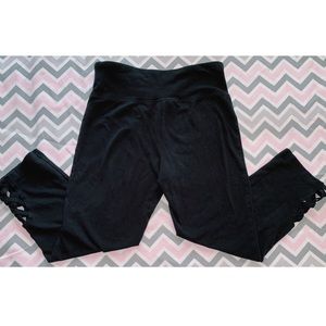 Live Love Dream (Aeropostale) Cropped Leggings!!